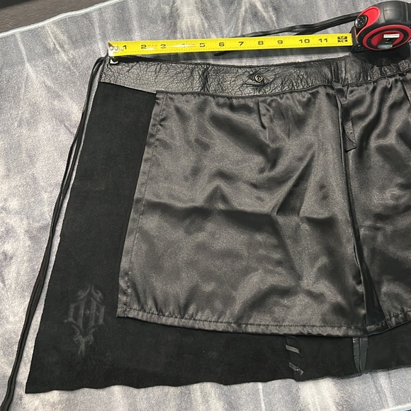 Harley Davidson Leather Skirt - Picture 4 of 9